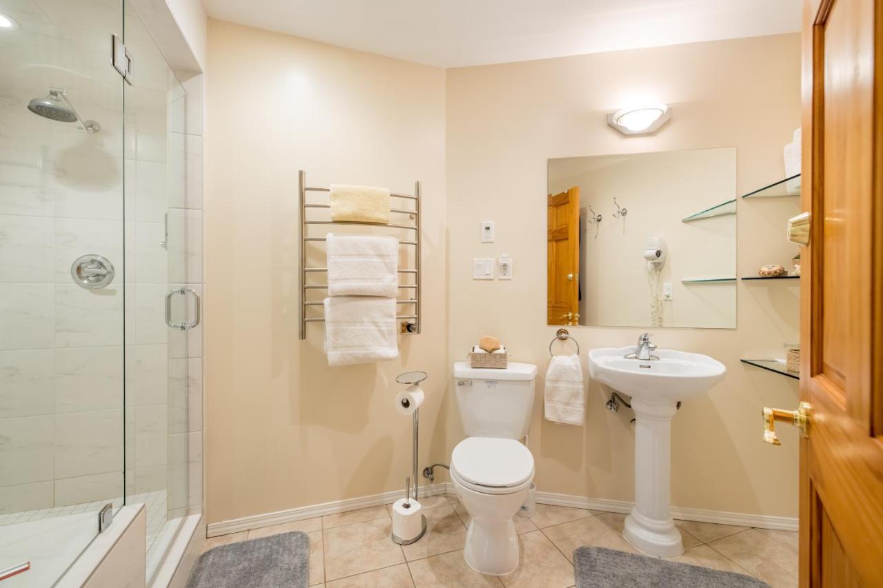 Enchanter Ocean View Suites Madeira Park Εξωτερικό φωτογραφία