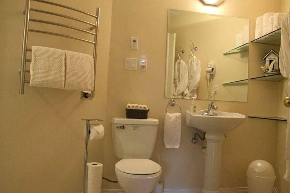 Enchanter Ocean View Suites Madeira Park Εξωτερικό φωτογραφία