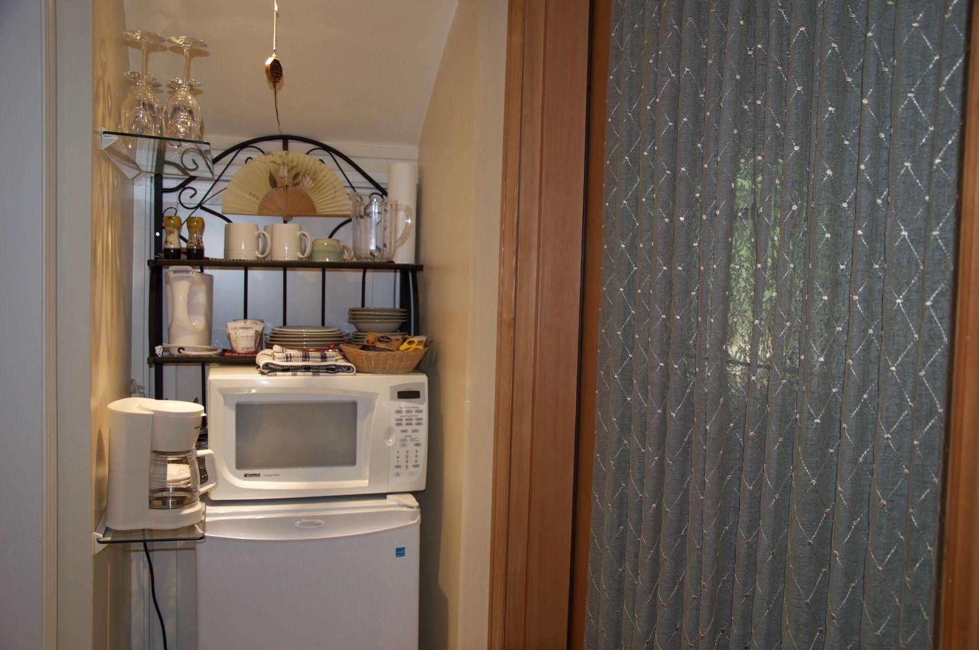 Enchanter Ocean View Suites Madeira Park Εξωτερικό φωτογραφία